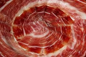 FOTO DE PLATO DE JAMON IBERICO RECIEN CORTADO A CUCHILLO