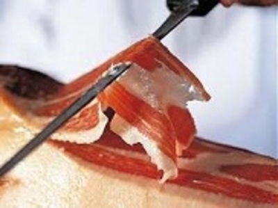Corte de jamón ibérico a cuchillo